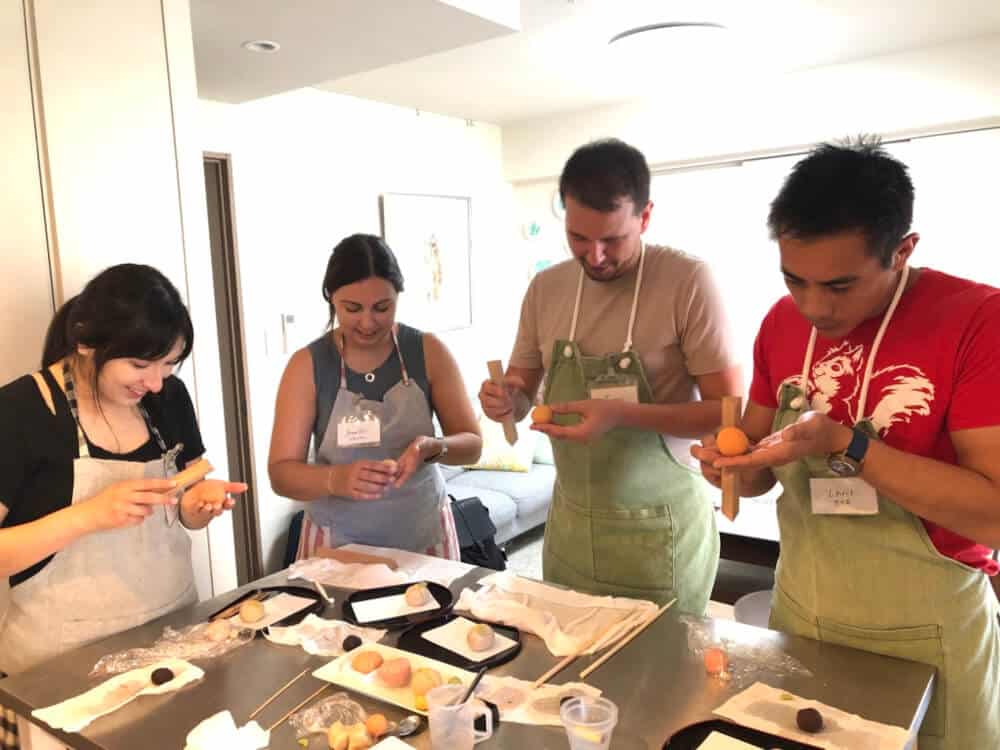 Mai-san, a traditional sweets expert based in Tokyo!